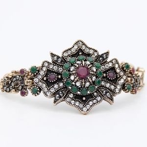 Women's antique gold color link Bracelet